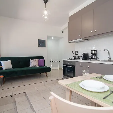 Apartament Antheon *